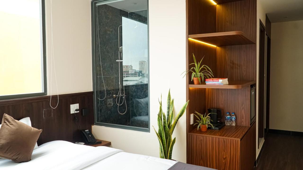 Bros Hotel Хошимин Екстериор снимка