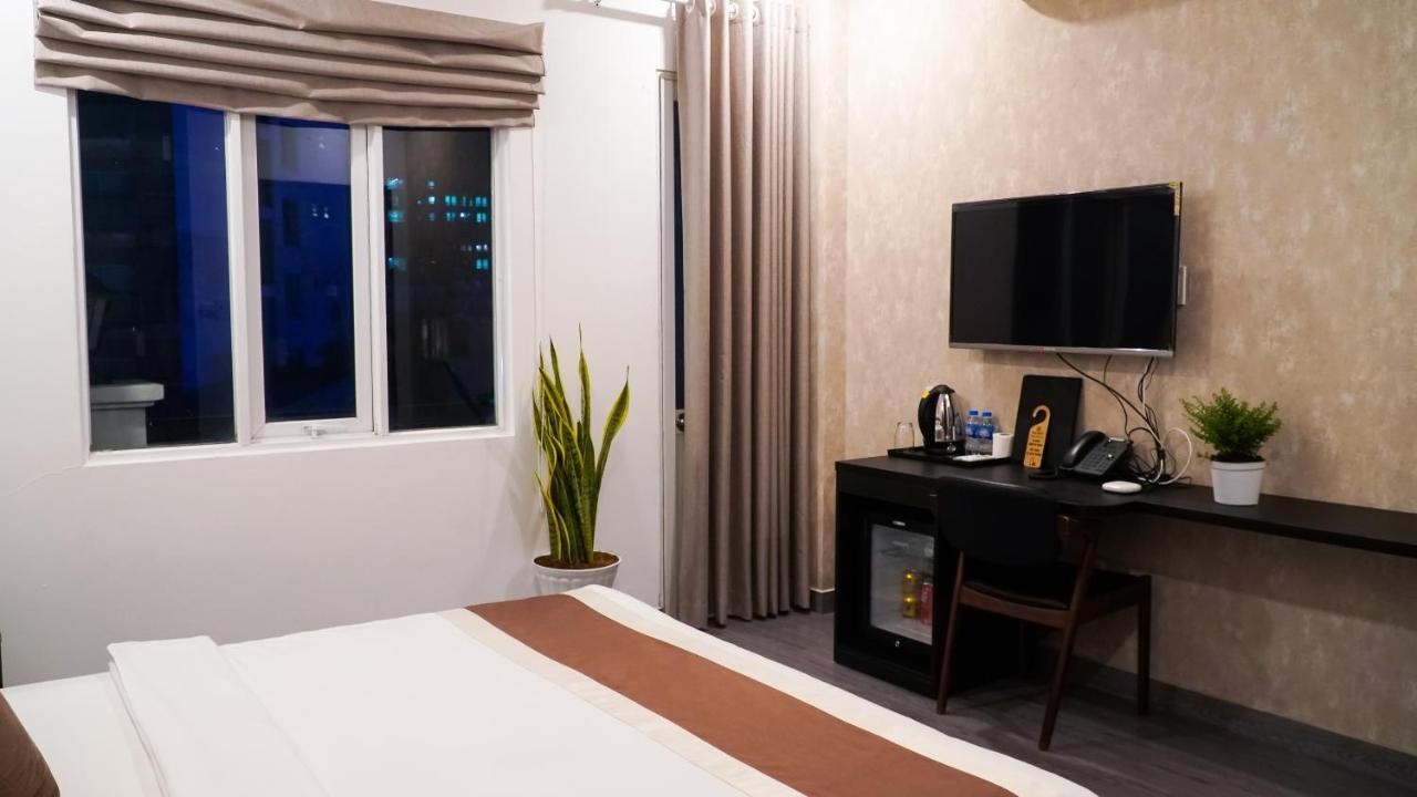 Bros Hotel Хошимин Екстериор снимка