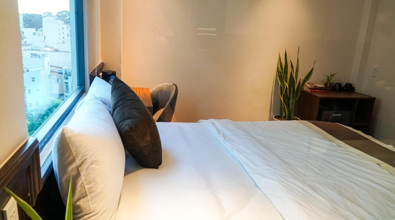 Bros Hotel Хошимин Екстериор снимка