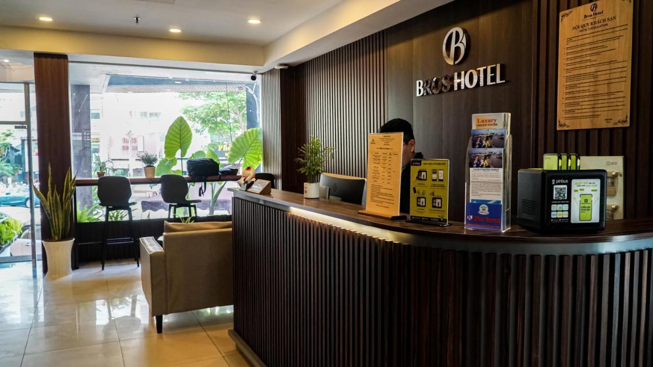 Bros Hotel Хошимин Екстериор снимка